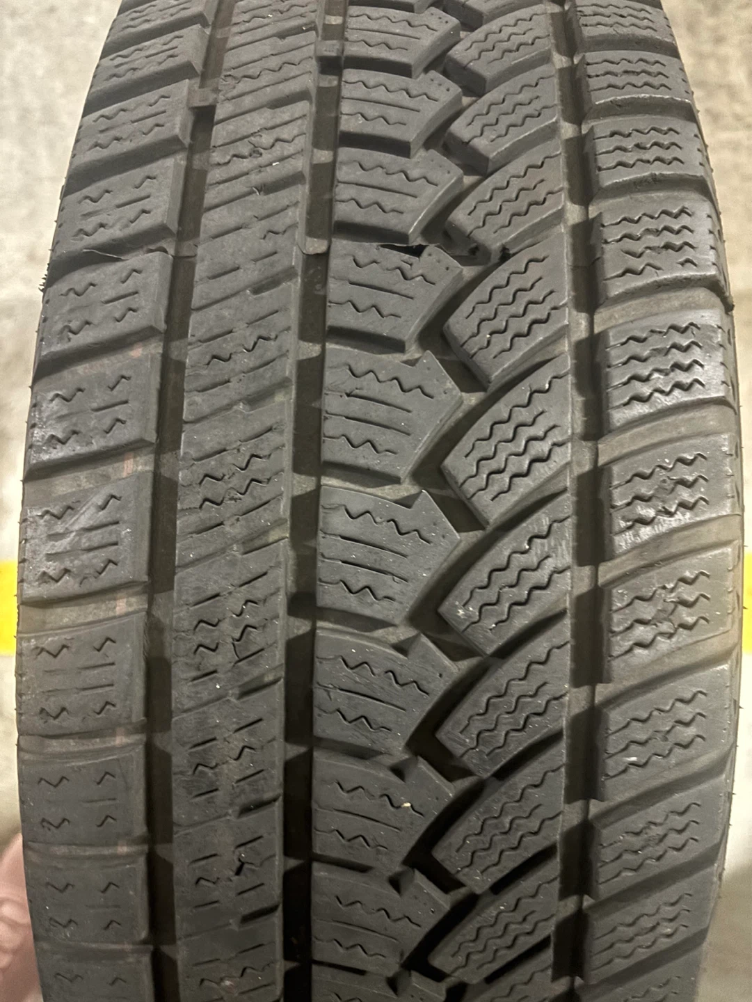 Ovation Winter Tire 225/65R17