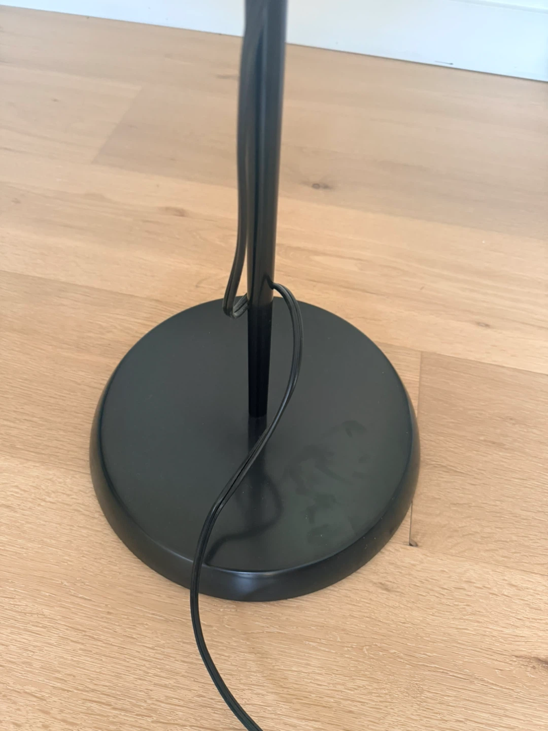 IKEA Floor Lamp – Black/White - photo 4