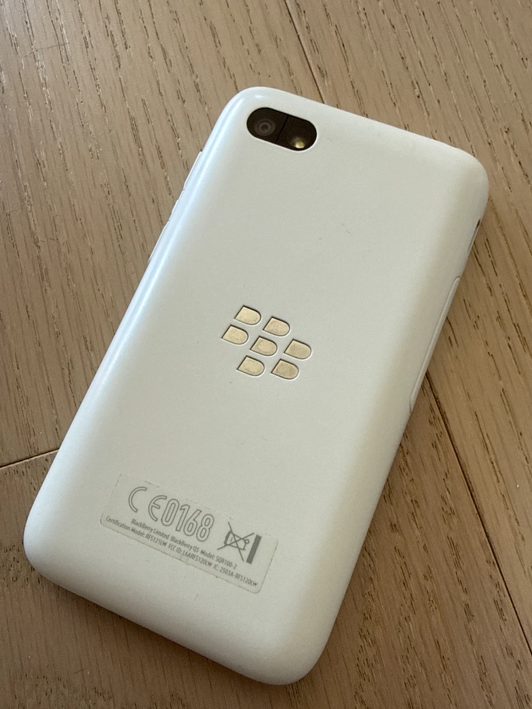White BlackBerry Q1 Smartphone - photo 2