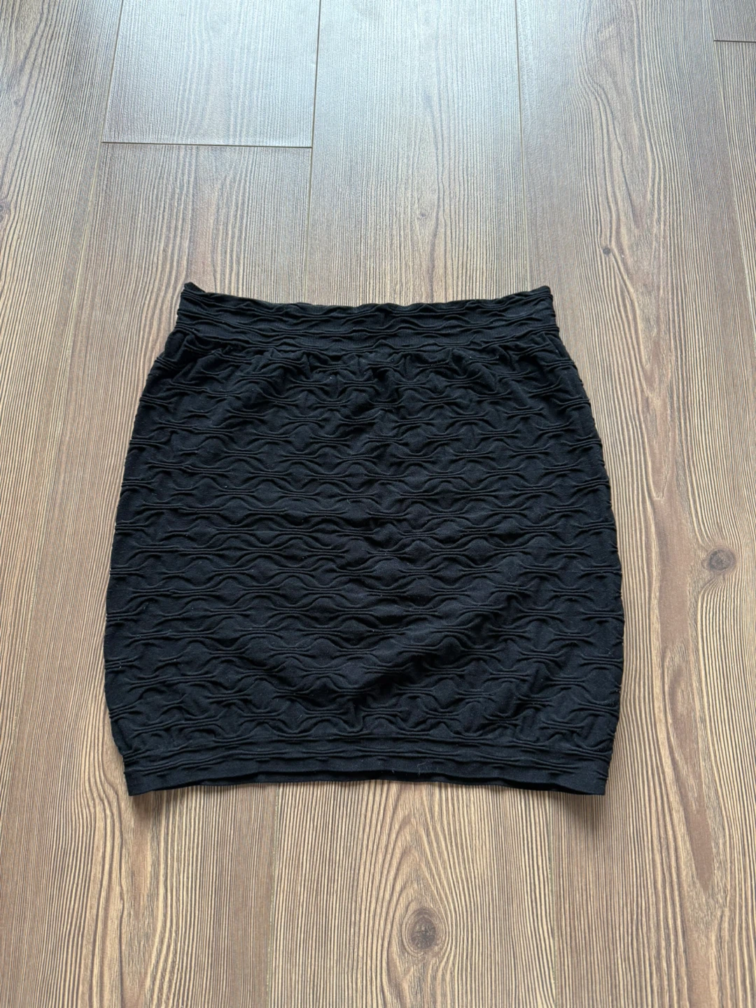 Black Textured Mini Skirt | Size S/M - photo 2