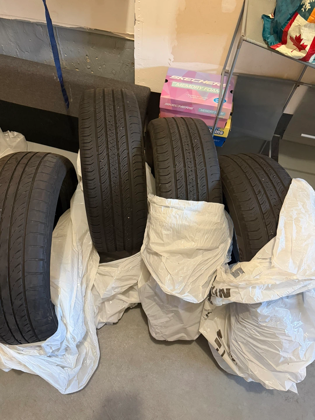 Set of 4 Tires - 215/60R16 99H XL - photo 3
