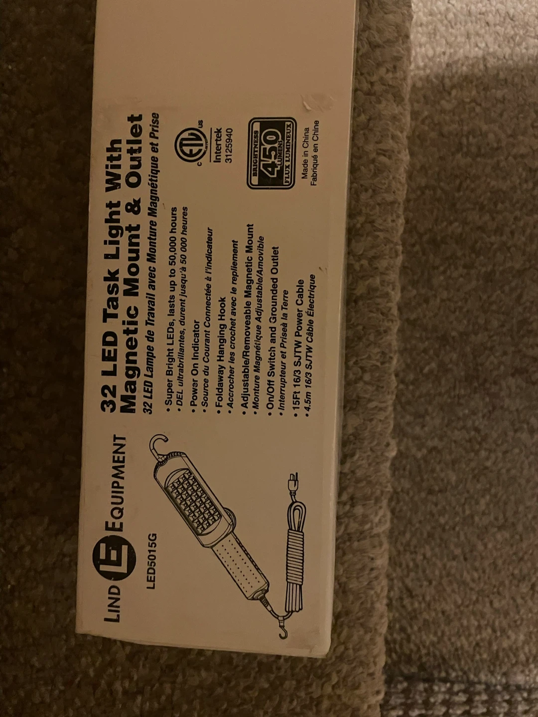 Lind Equipment 32 LED Task Light with Magnetic Mount & Outlet