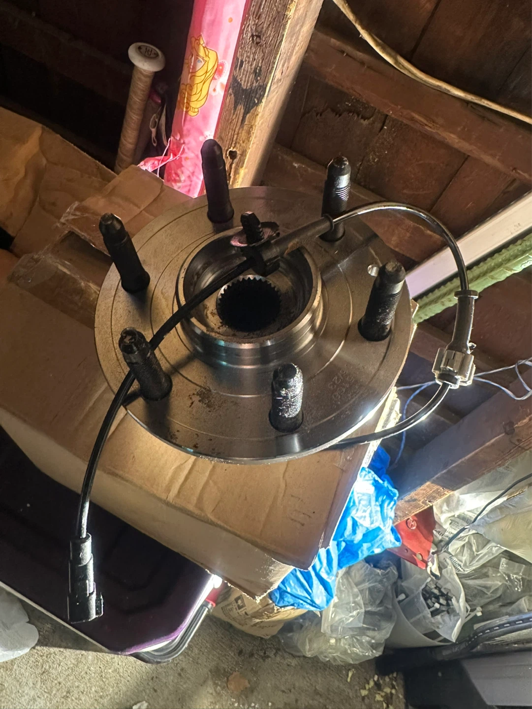 Detroit Axle Front Wheel Hub Assembly for Chevy Silverado Sierra