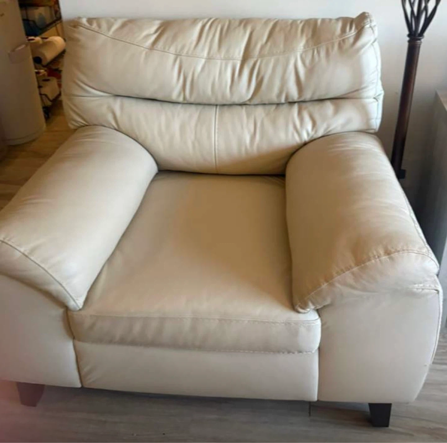 Bob’s furniture Cream Leather Armchair