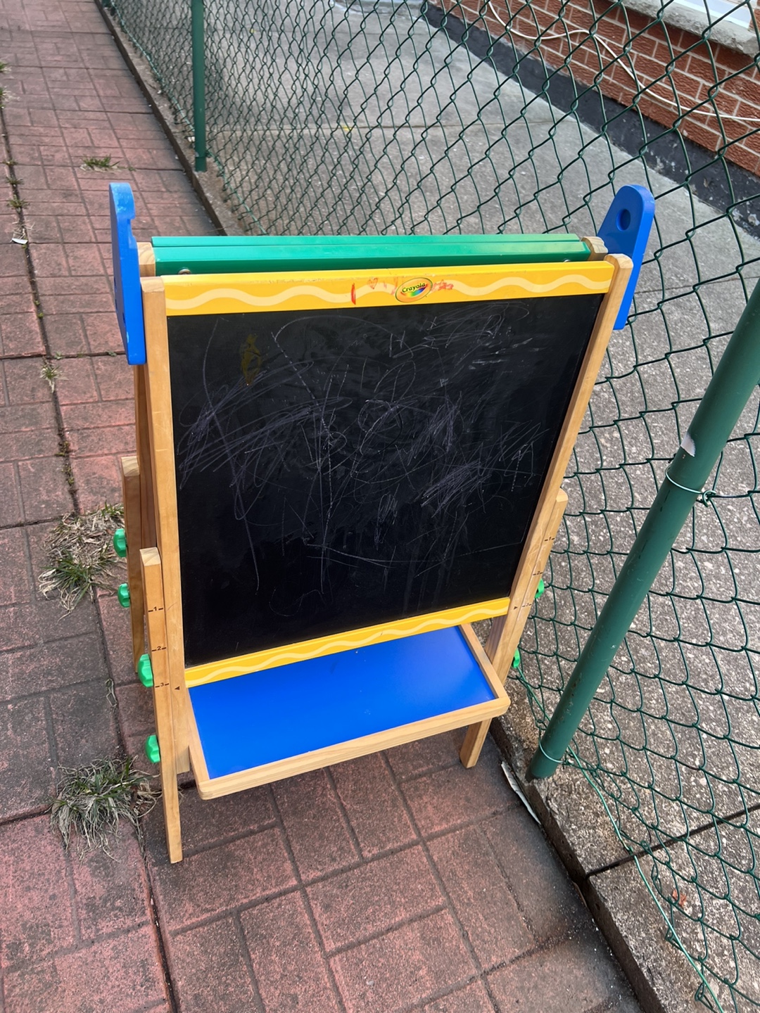 Crayola Double-Sided Easel wooden