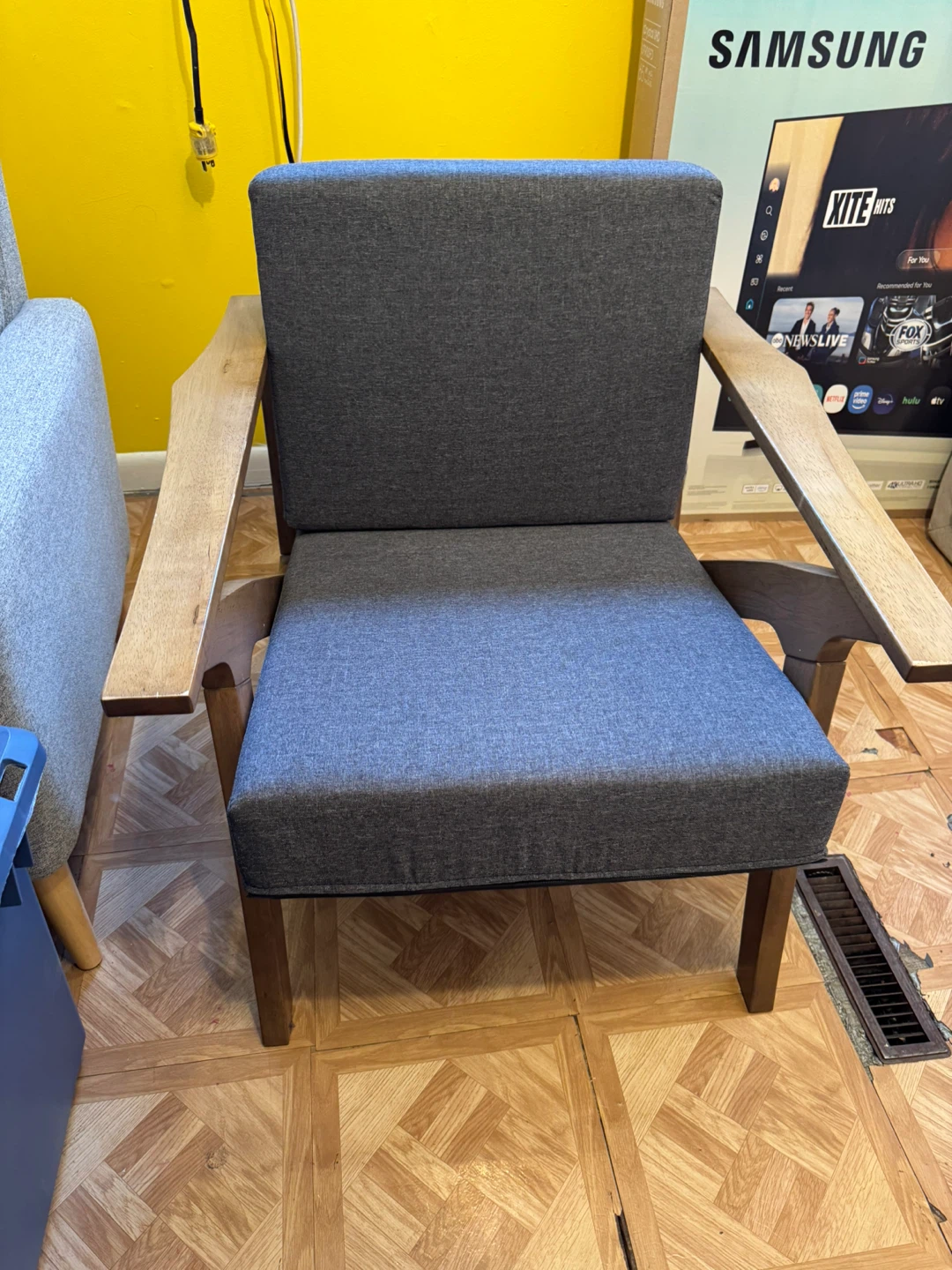 Mid-Century Modern Accent Chair - photo 2