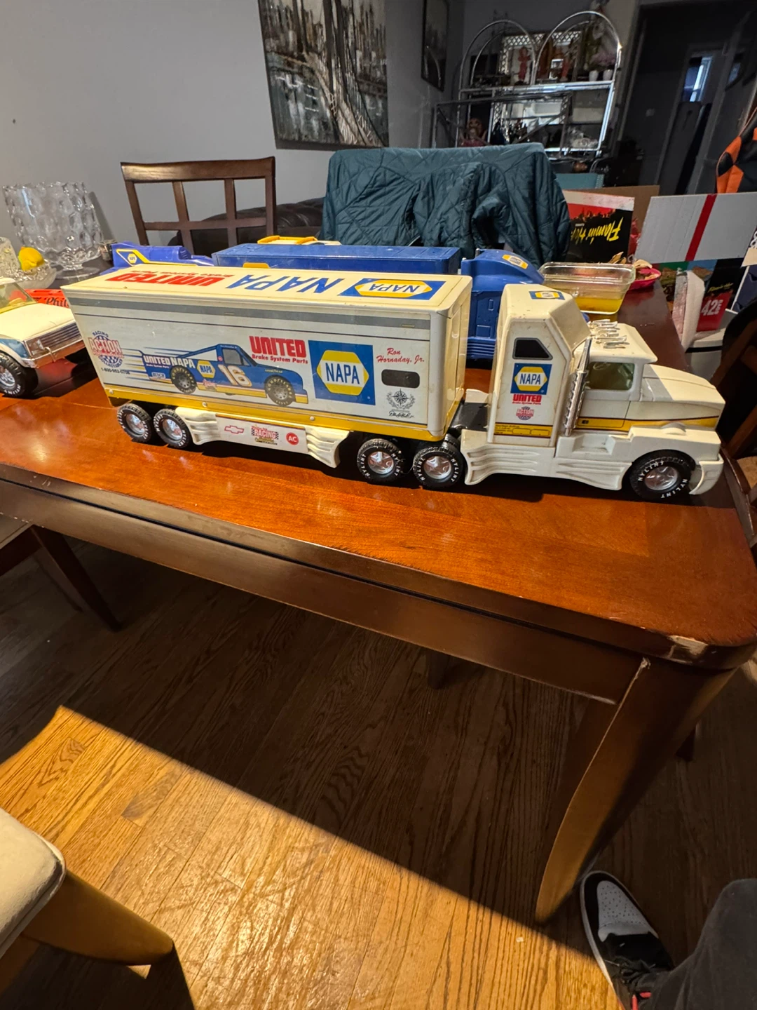 NAPA United System Parts Semi Truck Toy - photo 2