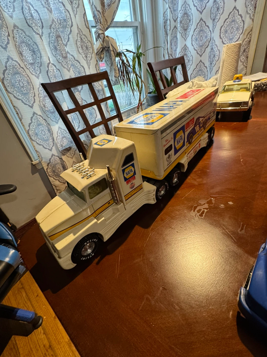 NAPA United System Parts Semi Truck Toy - photo 3