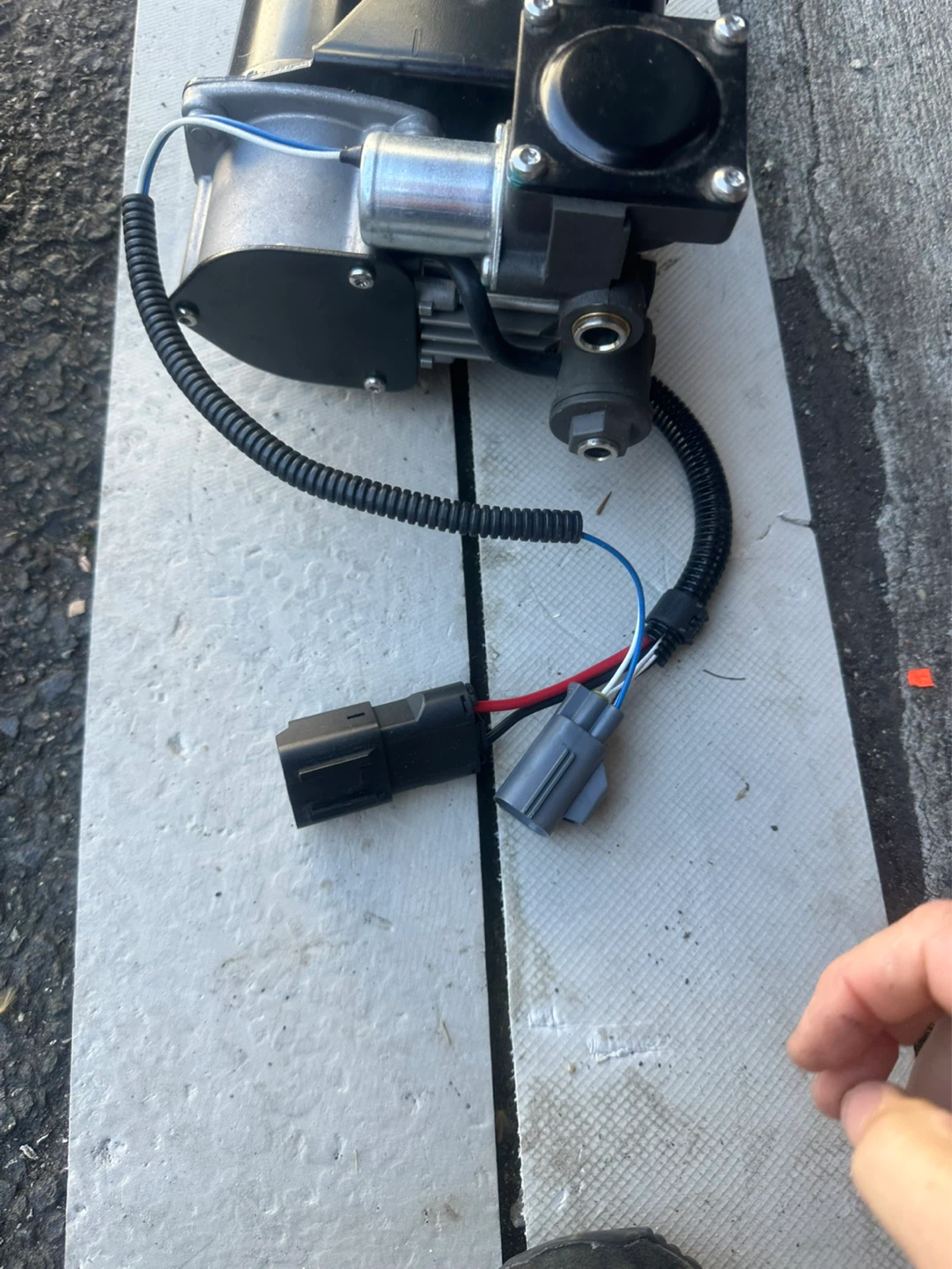 Air Suspension Compressor - photo 2