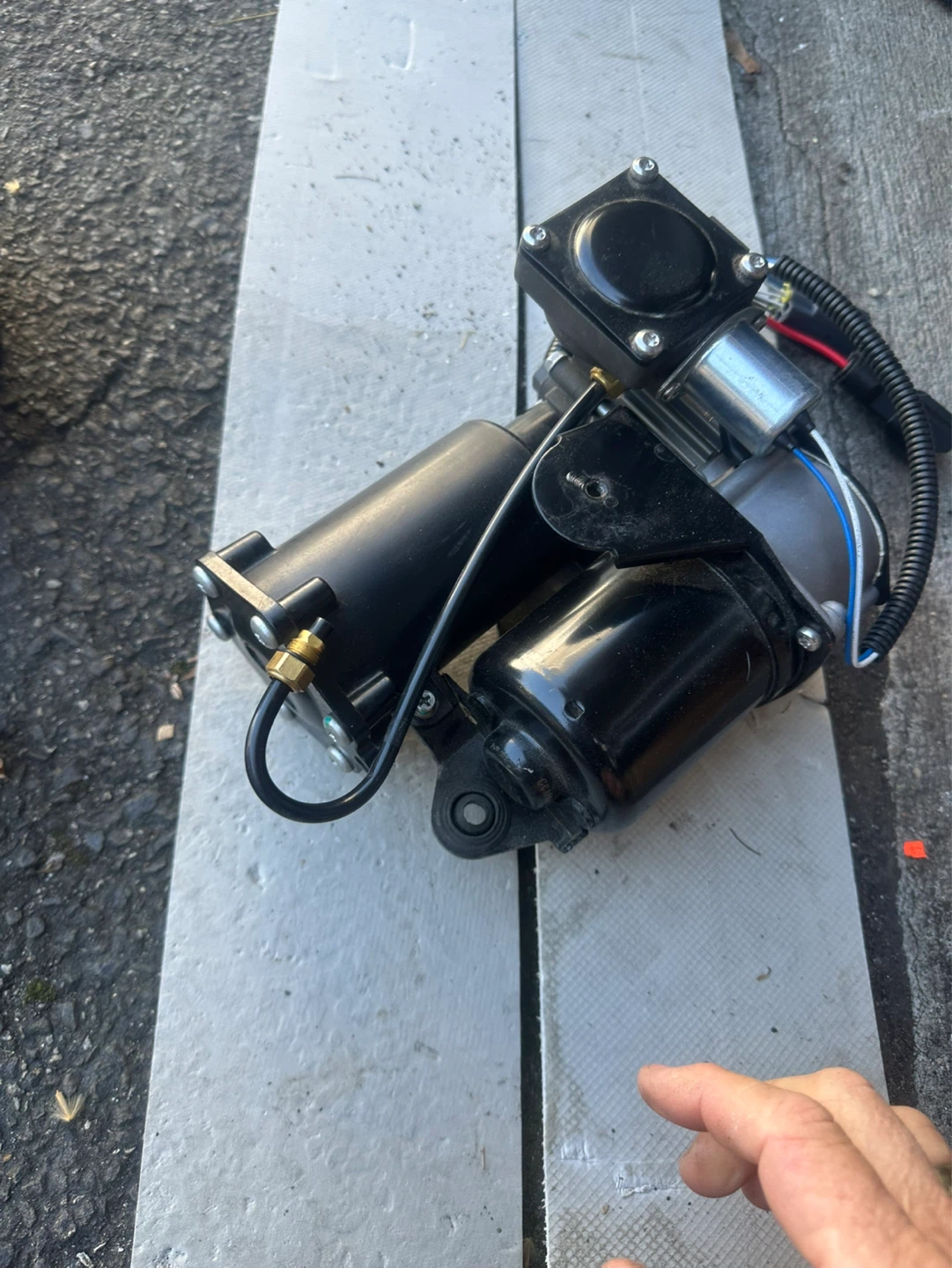 Air Suspension Compressor - photo 5