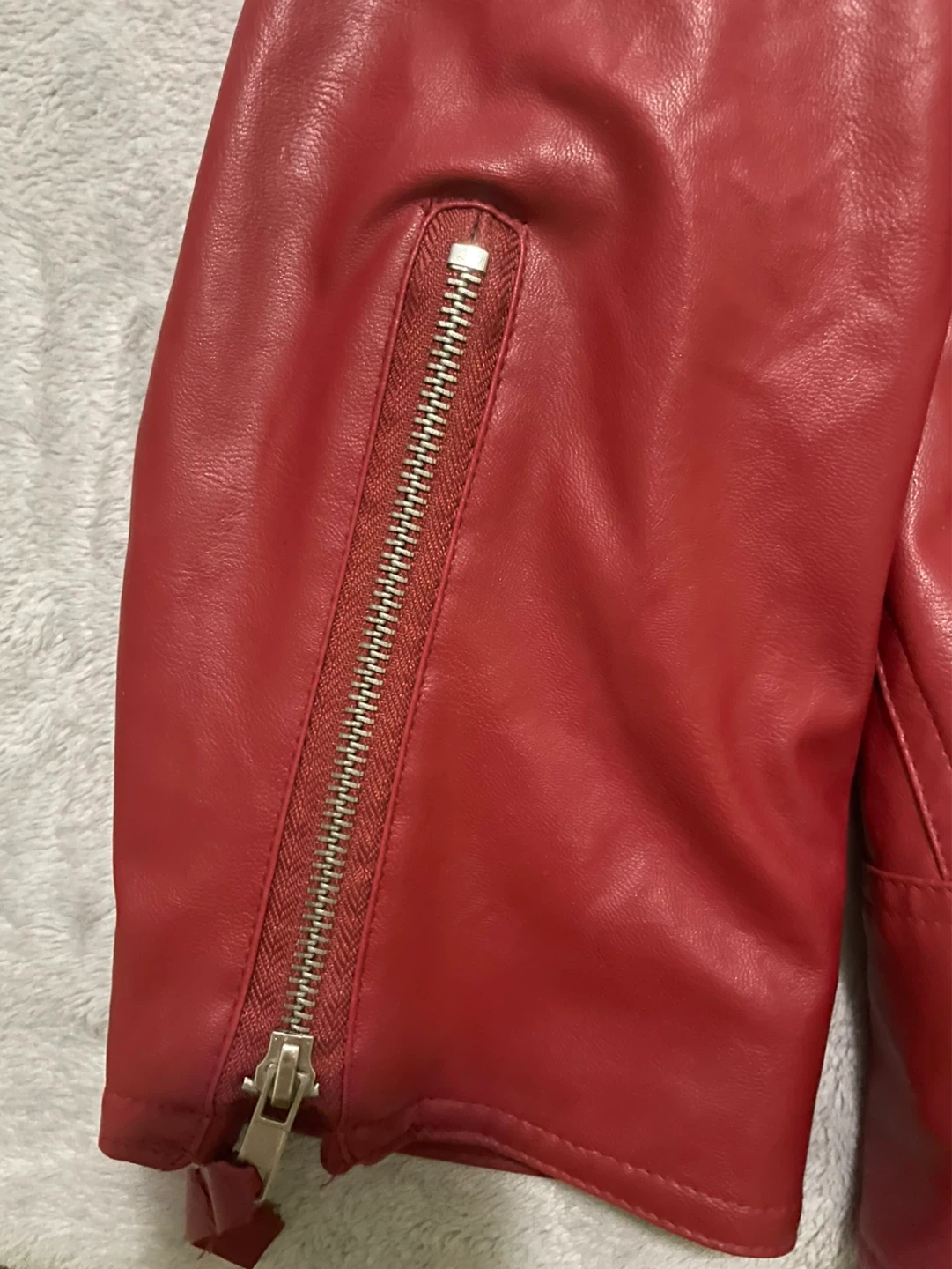 Red faux leather jacket - photo 4