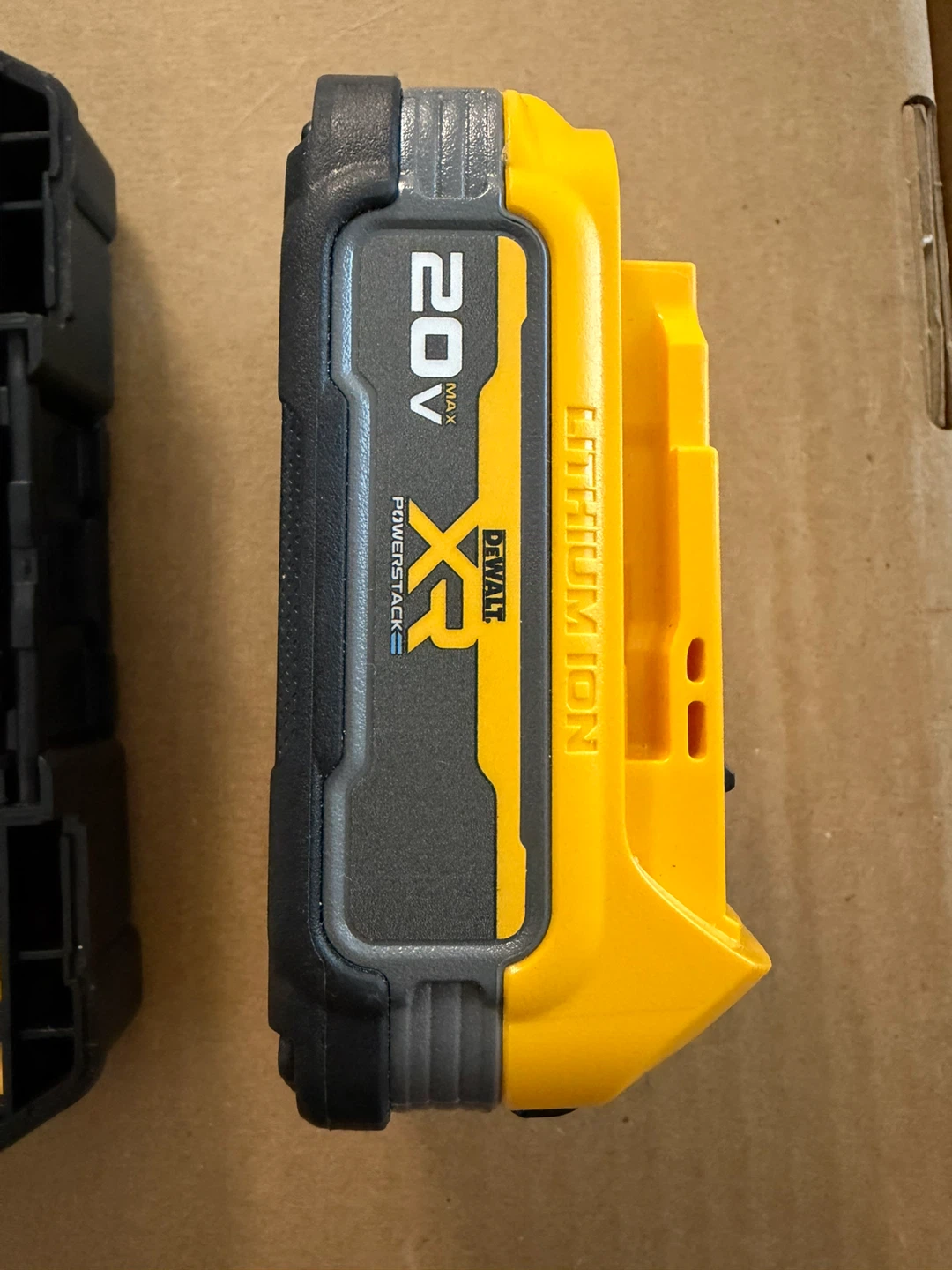 DeWalt 20V MAX XR Powerstack Battery & 21-Piece Bit Set - photo 5