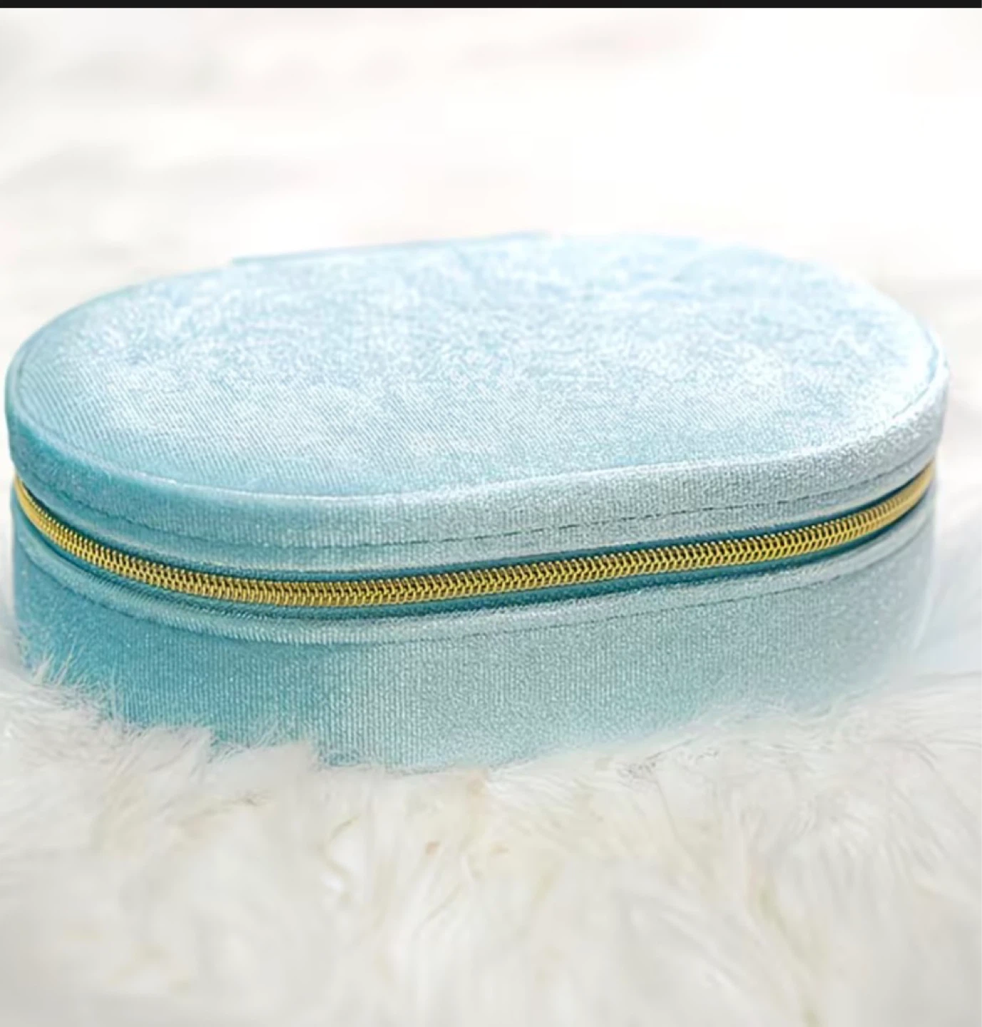 Sky blue Oval velvet jewellery box