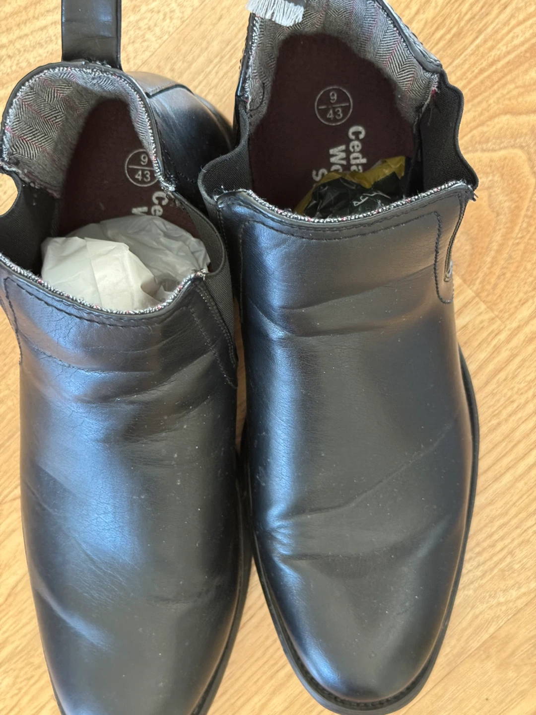Cedar Wood State Black Chelsea Boots - Size 9