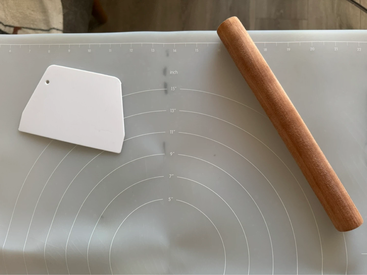 Silicone Baking Mat with Rolling Pin & Pastry Scraper - photo 2