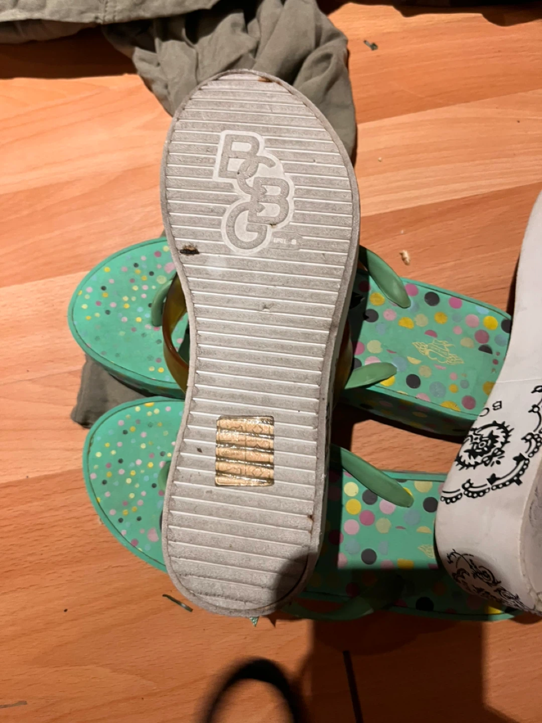 BCBG Flip Flops - photo 2