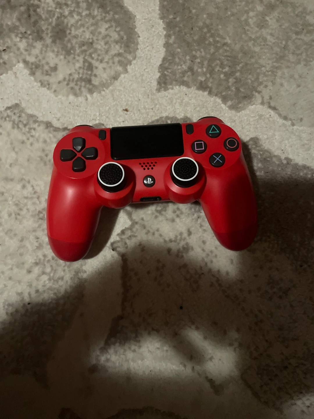 DualShock PlayStation 4 - smooth red colour wave