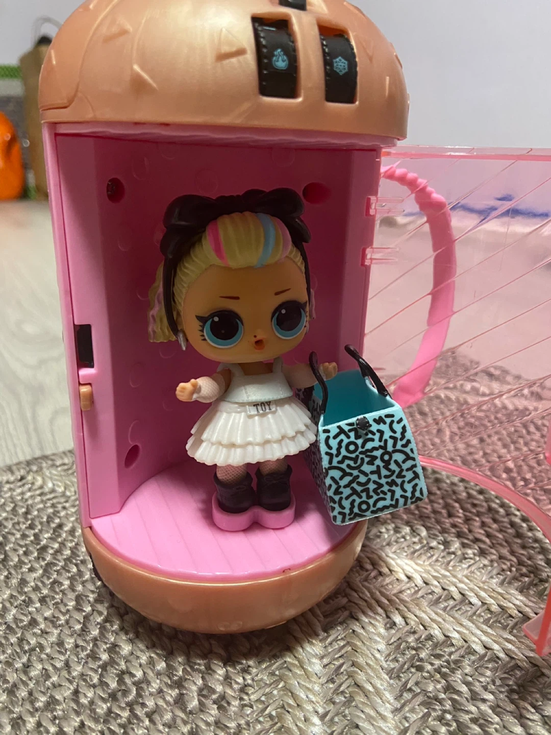 LOL Surprise! Doll with Capsule READ DESCRIPTION - photo 3