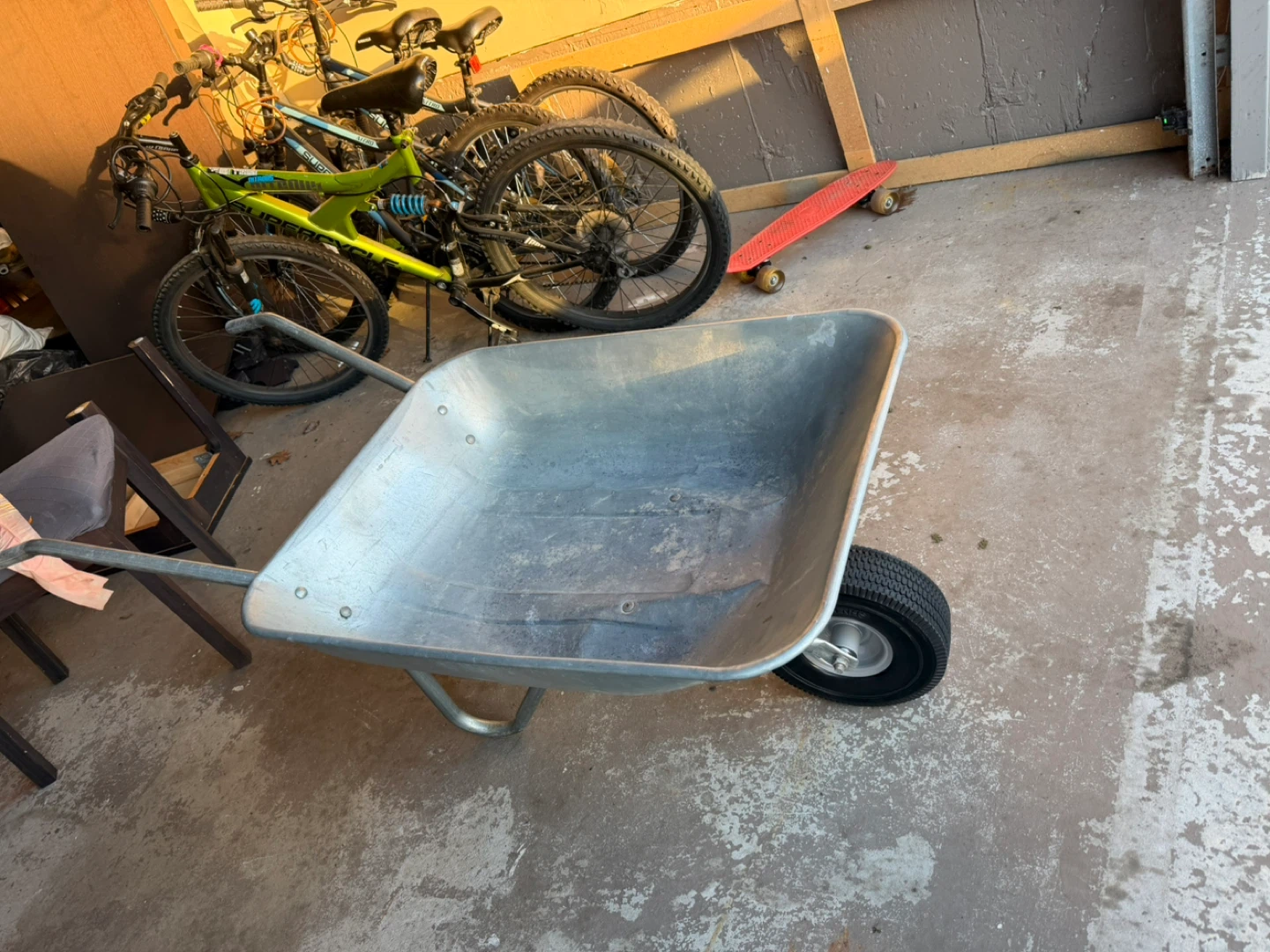 Wheelbarrow - photo 2