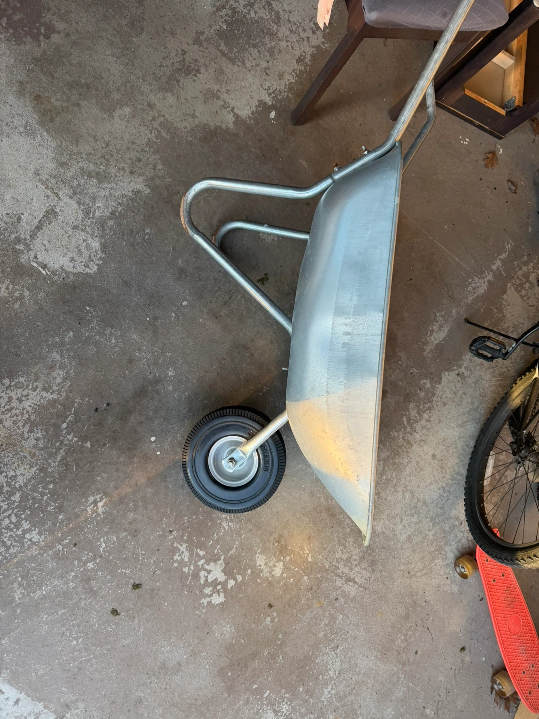 Wheelbarrow - photo 3