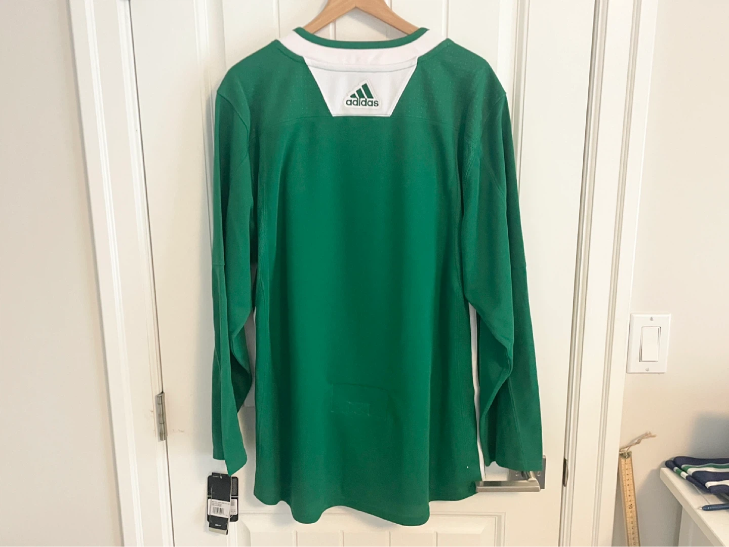 BNWT Authentic Adidas Vancouver Canucks Green Practice Jersey - photo 3