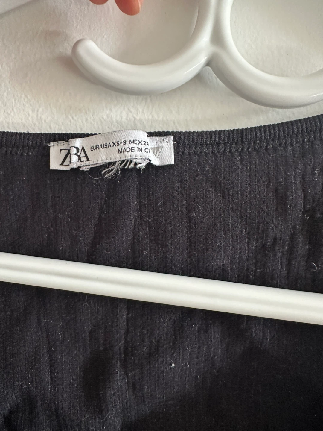 Zara Black Ribbed Long Sleeve Cropped Top - photo 2