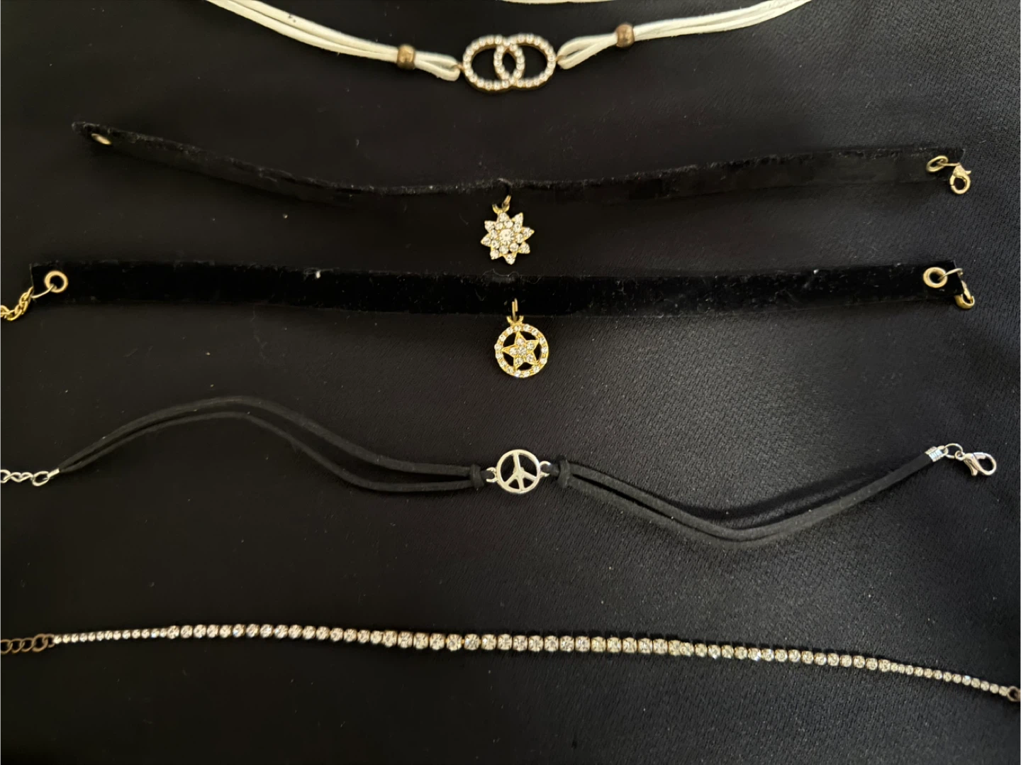 Women’s Choker Necklaces - photo 3