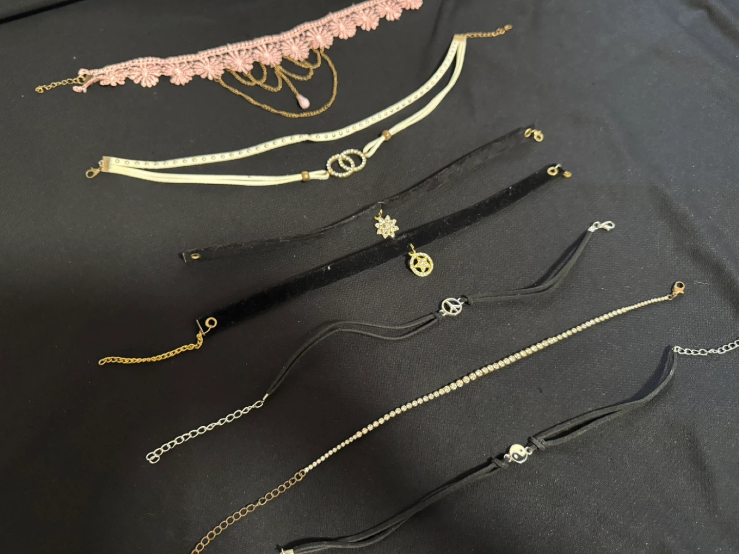 Women’s Choker Necklaces - photo 4