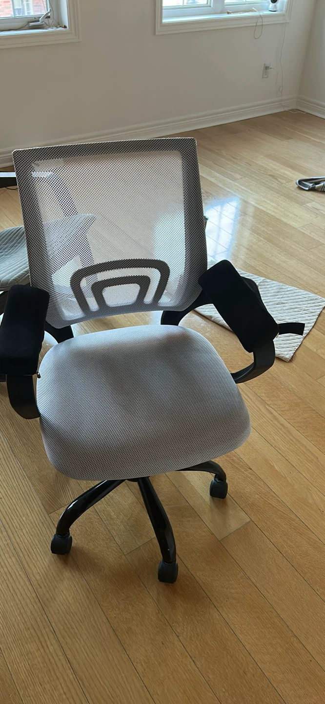 Mesh back office chair with padded seat