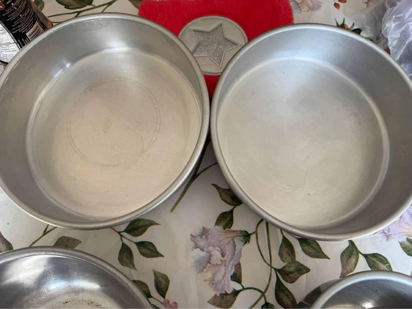 Set of 5 Aluminum Mixing Bowls and 2 Cake Pans - photo 4