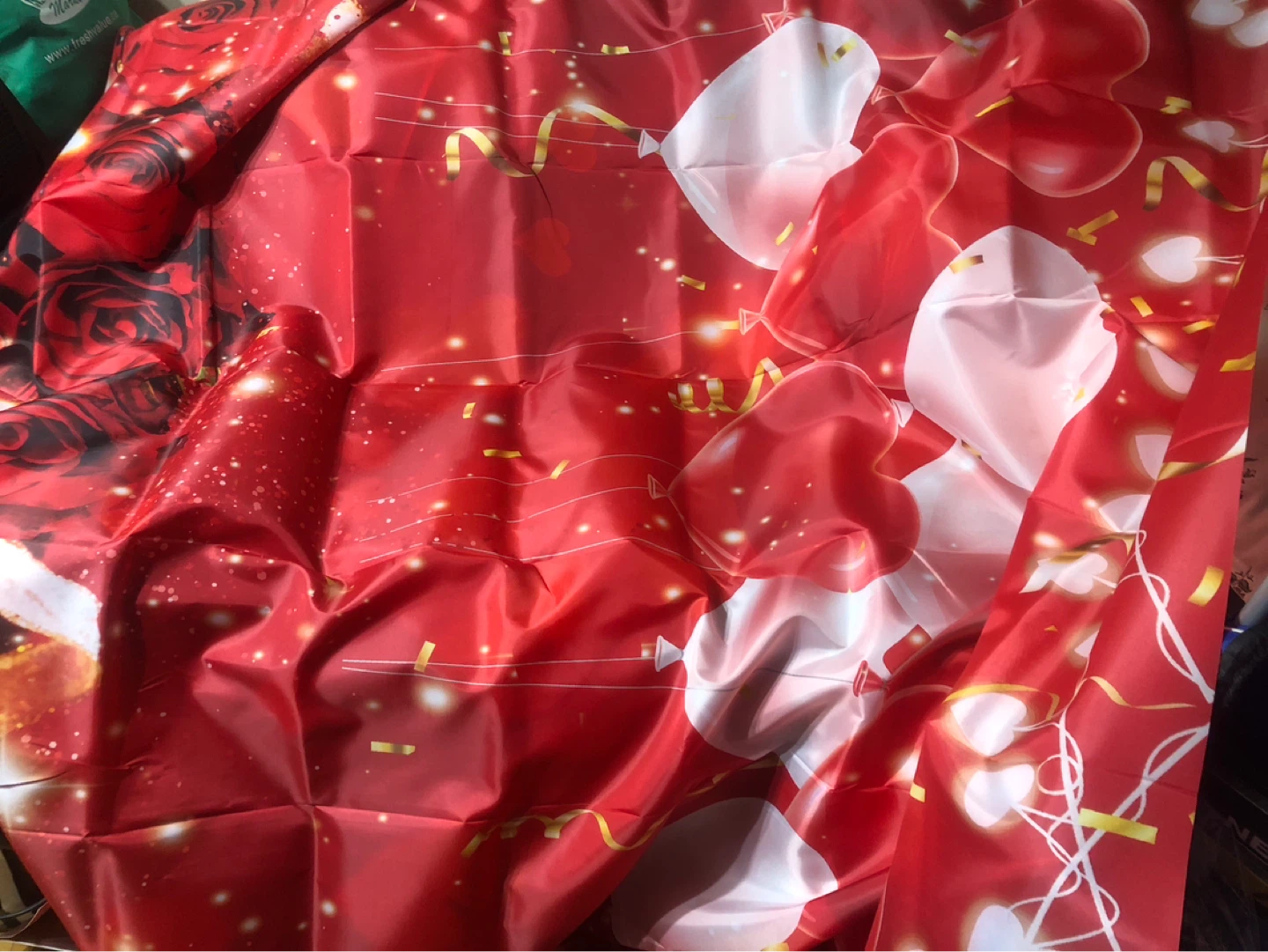 New-8to6Ft Red Backdrop with Balloons and Roses - photo 4