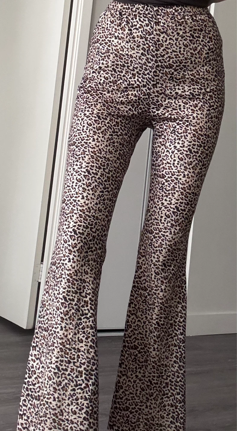 Leopard Print Flare Leggings - photo 3