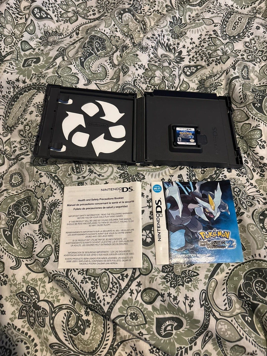 Nintendo DS Pokemon Black 2 Game Cartridge with Case and Manual - photo 2