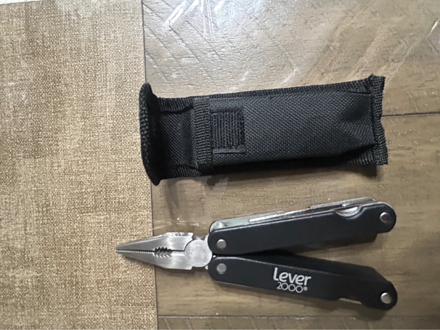 Lever 2000 Multitool with Pouch