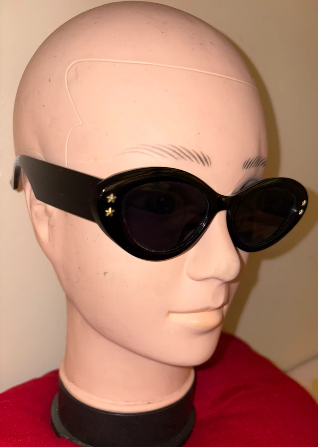 Black Cat-Eye Sunglasses with Gold Stars - photo 3