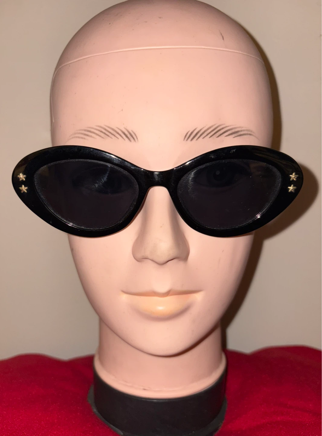 Black Cat-Eye Sunglasses with Gold Stars - photo 4
