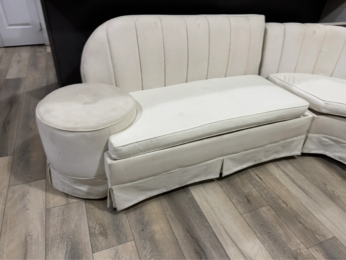 White Curved Sectional Sofa with Ottoman - photo 5