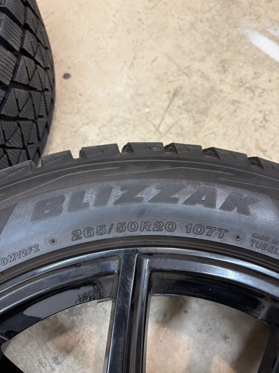 Bridgestone Blizzak 265/50R20 107T Winter Tires with Black Rims - photo 2
