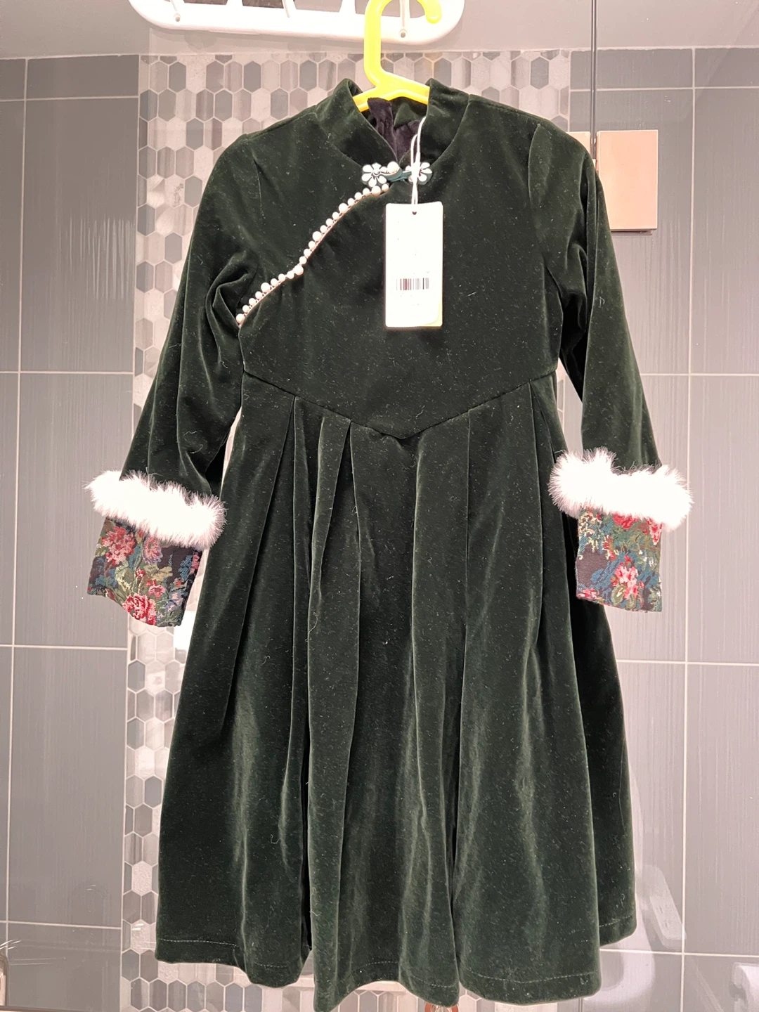 Green Velvet Floral Dress with White Trim - photo 3