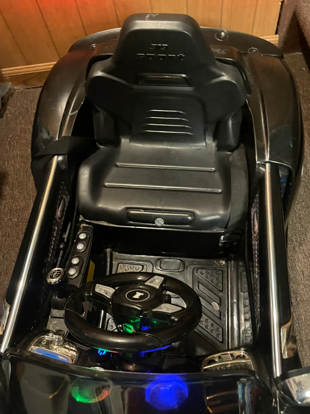 Preowned ride on car for little one - photo 3