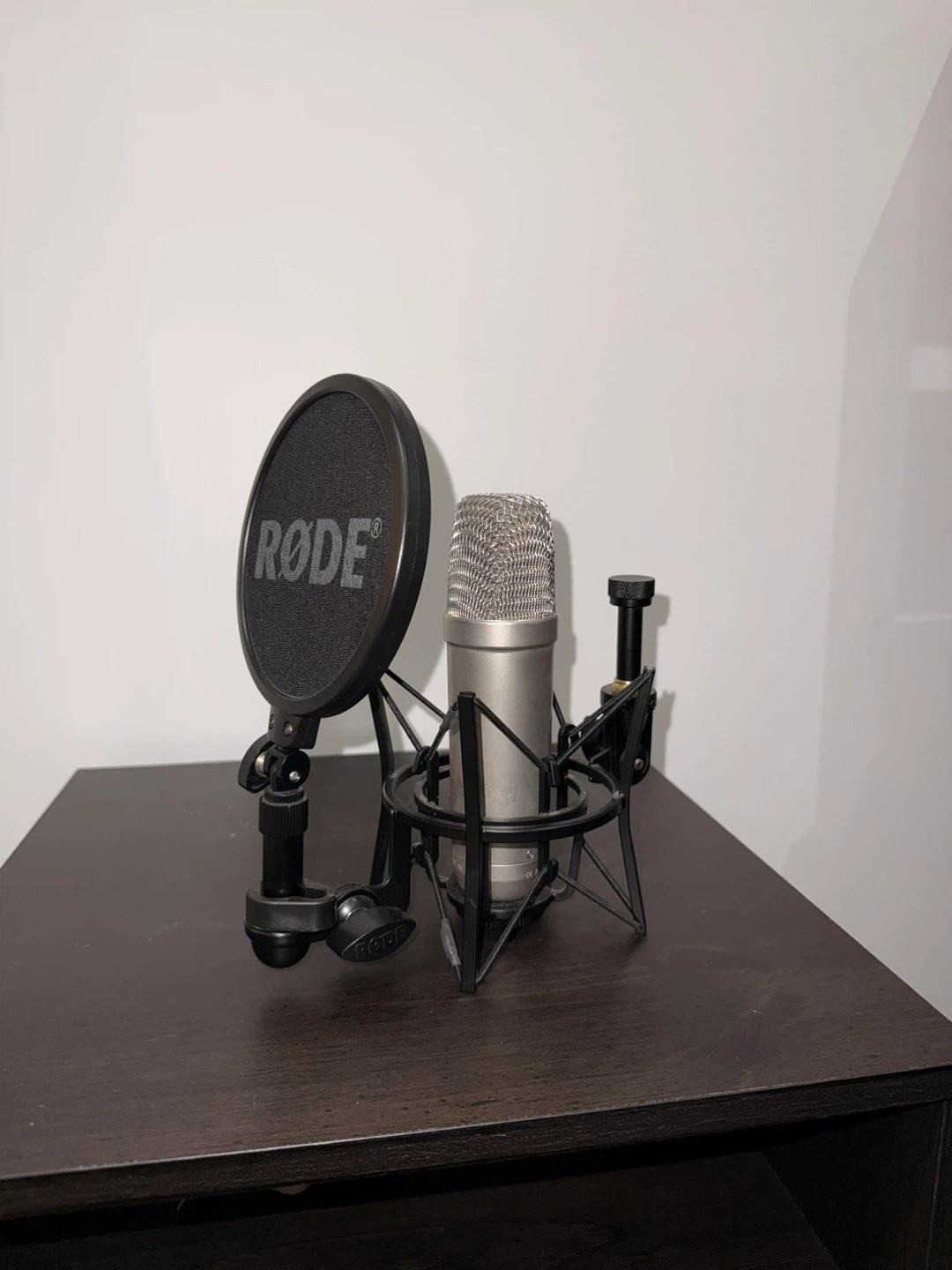 Rode NT1-A Condenser Microphone with Shock Mount and Pop Filter - photo 3