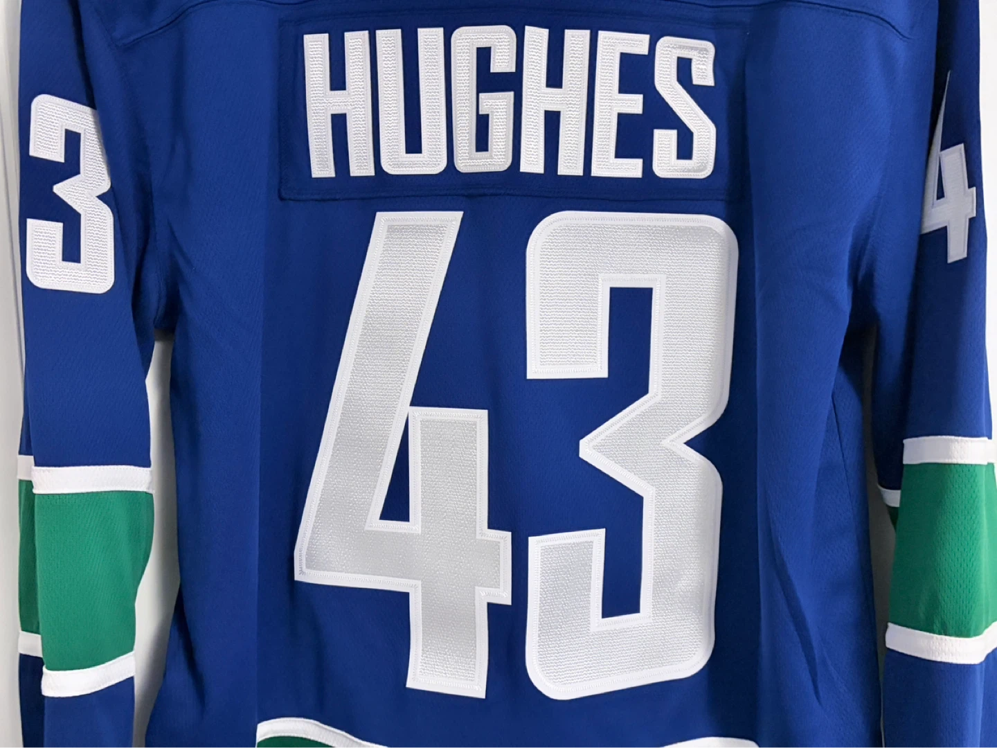 BNWT Authentic Fanatics Vancouver Canucks Hughes Jersey Small - photo 2