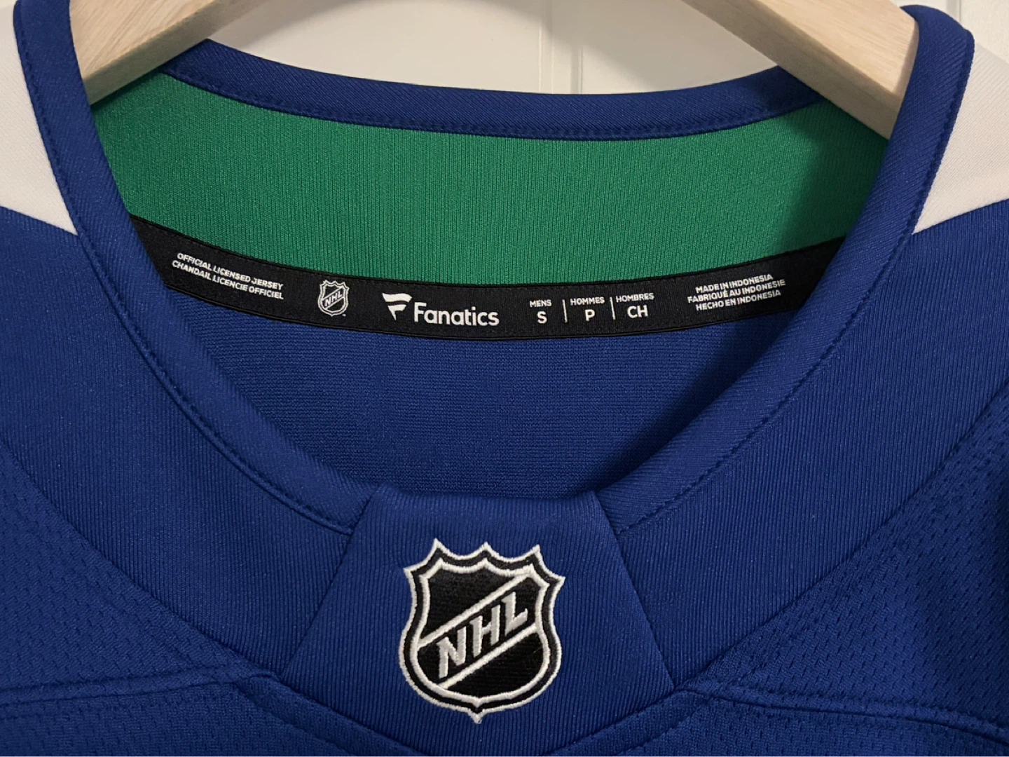 BNWT Authentic Fanatics Vancouver Canucks Hughes Jersey Small - photo 4