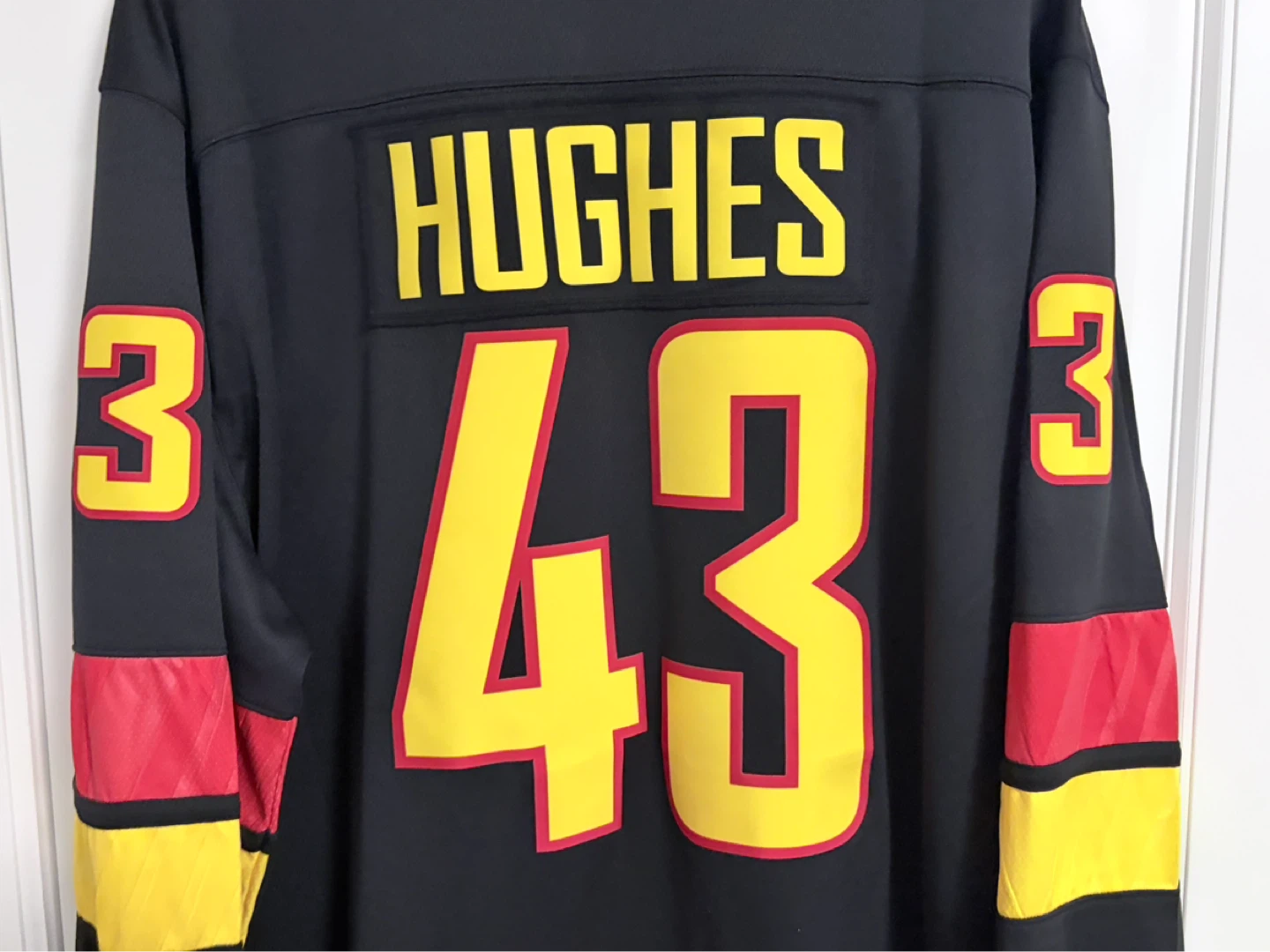 BNWT Authentic Fanatics Vancouver Canucks Hughes Jersey 2XL - photo 2