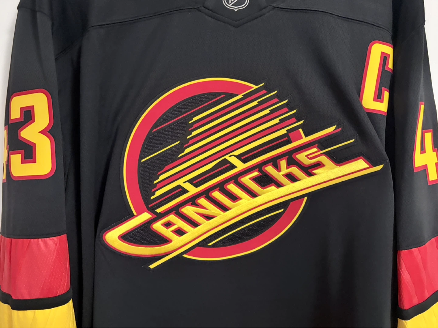 BNWT Authentic Fanatics Vancouver Canucks Hughes Jersey 2XL - photo 4