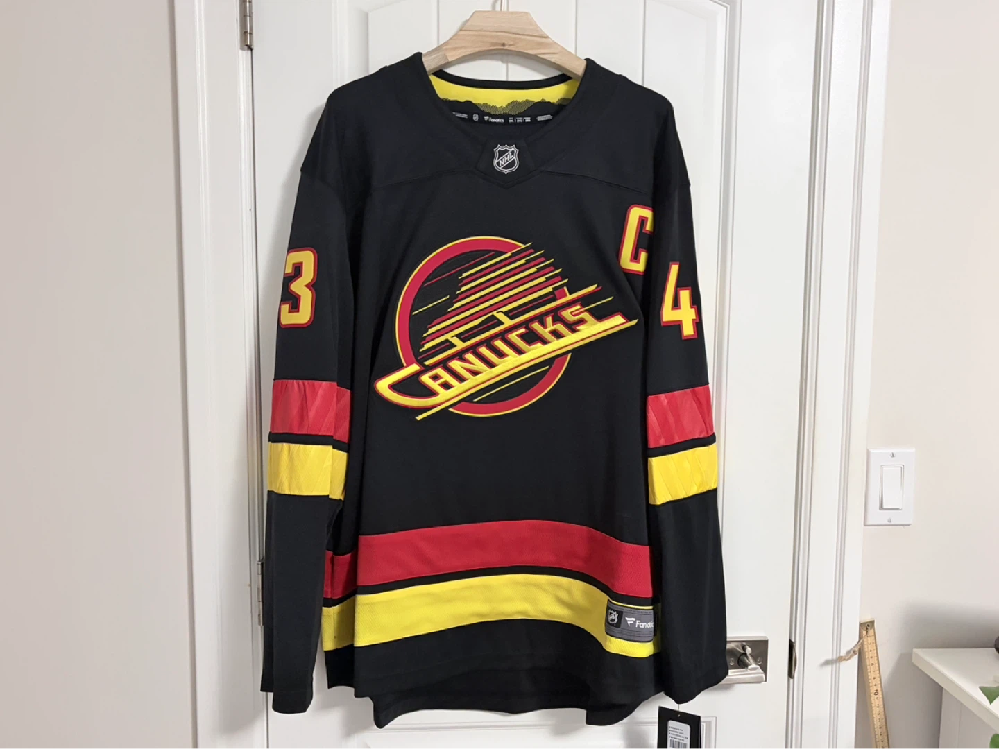 BNWT Authentic Fanatics Vancouver Canucks Hughes Jersey 2XL - photo 3