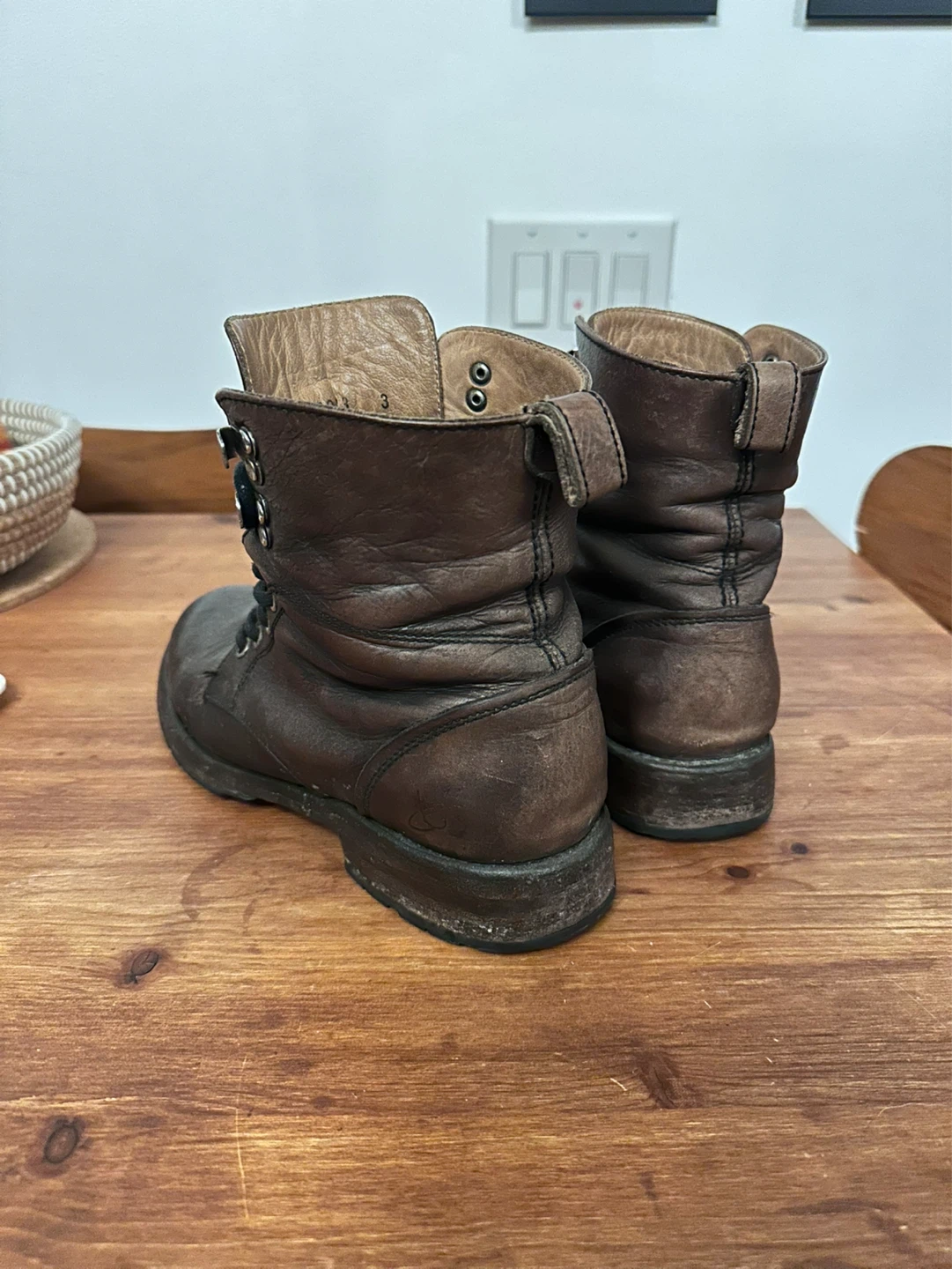 Fluevog Combat Boots M7/W9 - photo 2