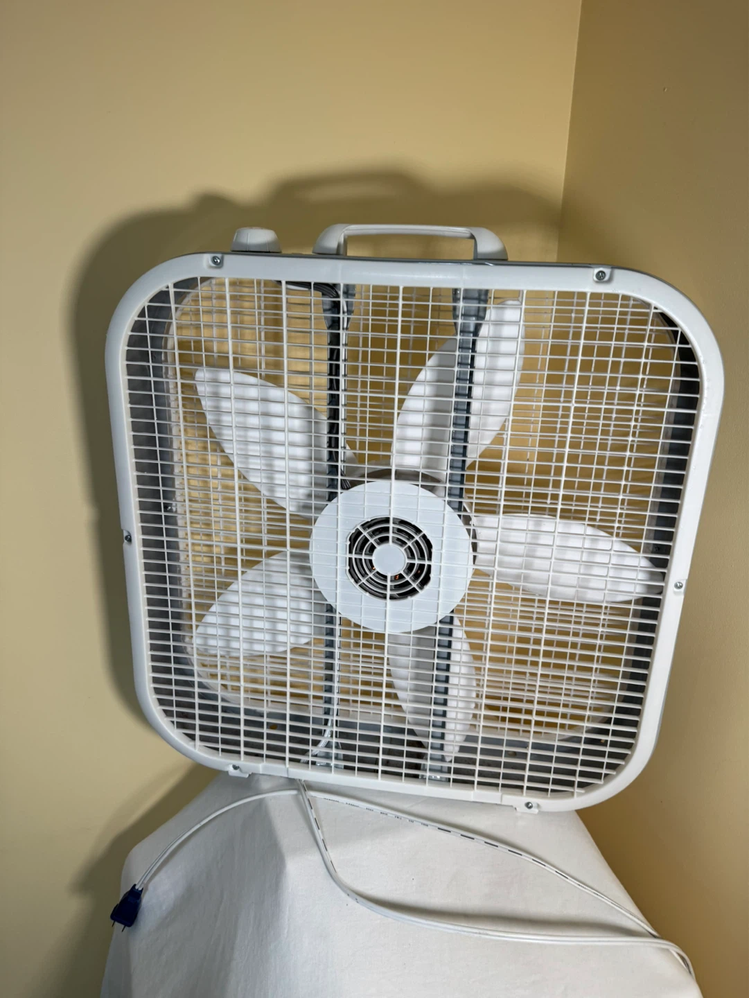 Lasko Box Fan - photo 4