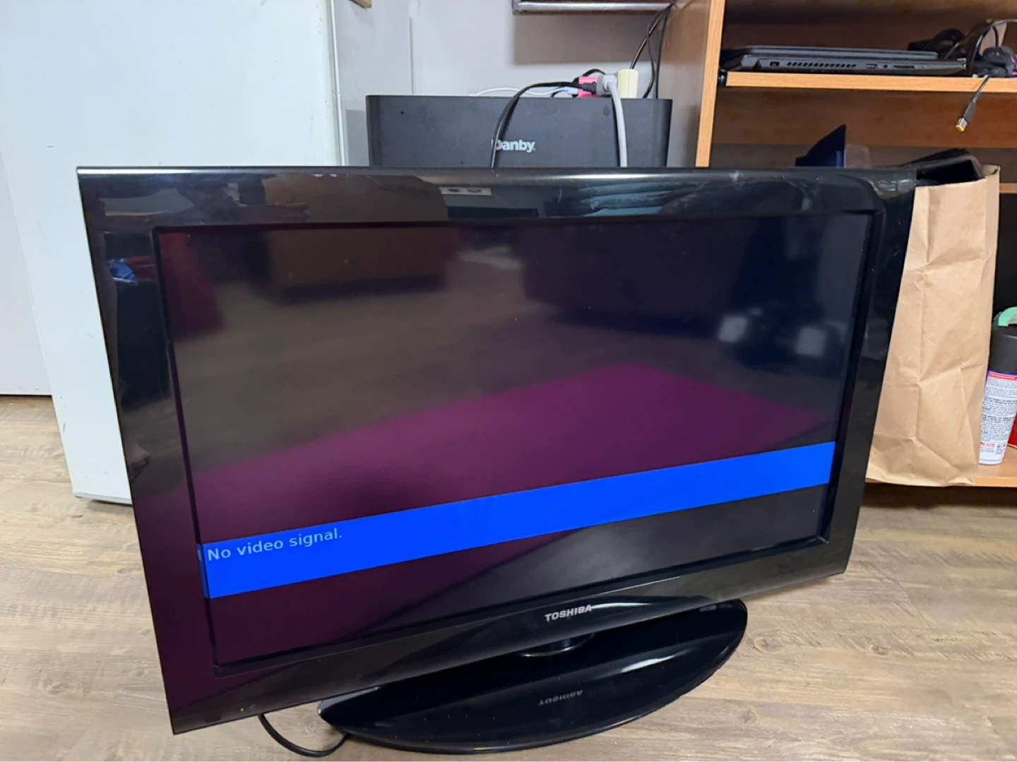 Toshiba 36" Flat Screen TV - photo 2
