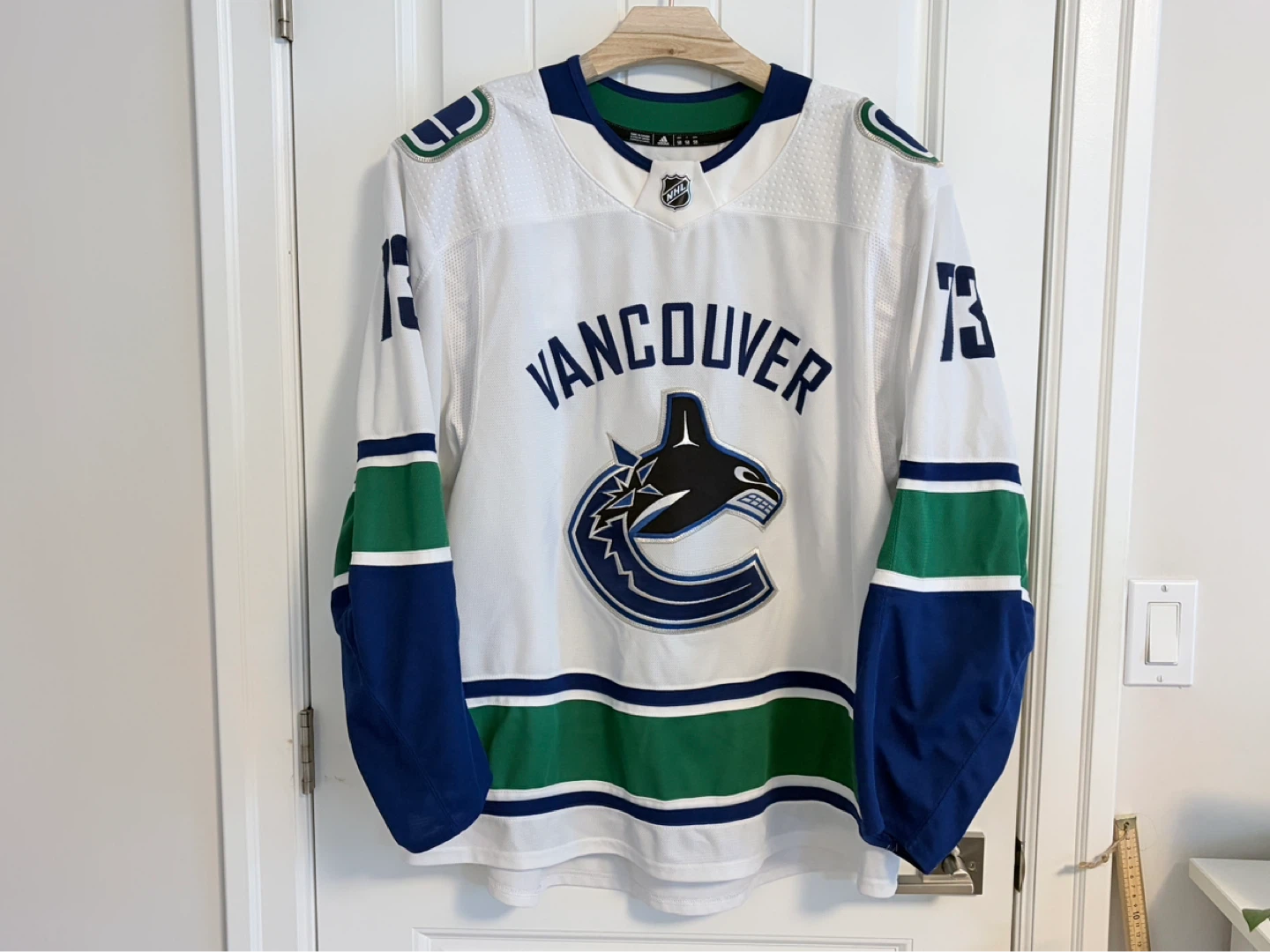 Authentic Adidas Adizero MIC Canucks Gardiner Jersey 58 - photo 4